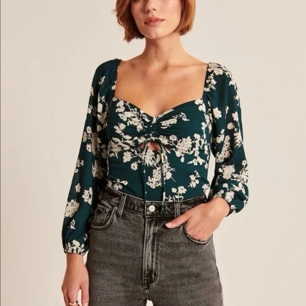 NEW WITH TAGS Abercrombie and Fitch Floral Green Women's Top